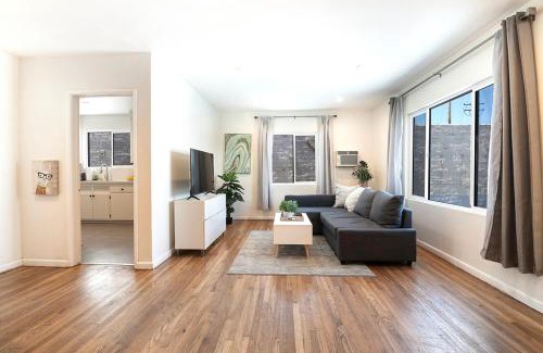 Beverly Hills Apartment | Comfortable 1-Bedroom Near Beverly Hills and Top LA Attractions