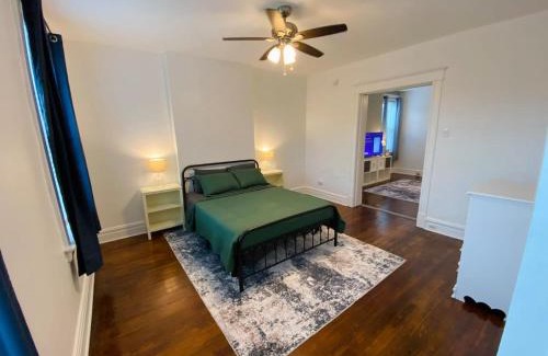 St. Louis Apartment | Comfortable 1BR Apartment - Laundry & Backyard