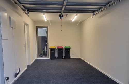 Saint Albans House | Comfortable 2 bedroom townhouse close to the CBD