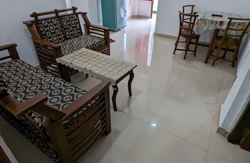 Wellawatta North Apartment | Comfortable 2-Bedroom Apartment with Full Kitchen & Living Space