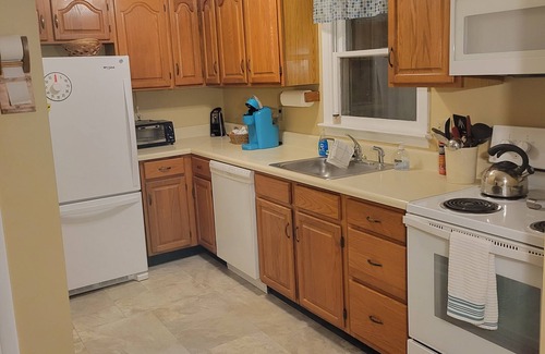 Palmyra Apartment | Comfortable 2 bedroom close to Hershey, perfect for traveling nurses!