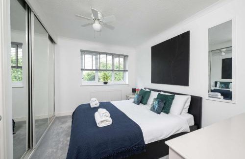 Taunton House | Comfortable 2 Bedroom Home with Parking in Taunton