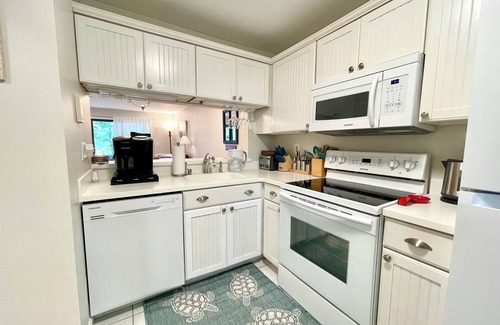 Brewster Apartment | Comfortable 2-bedroom apartment in lovely Brewster Ocean Edge resort