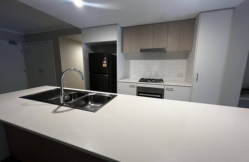 Coopers Plains Apartment | Comfortable 2BR Getaway in Cooper Plains with Parking