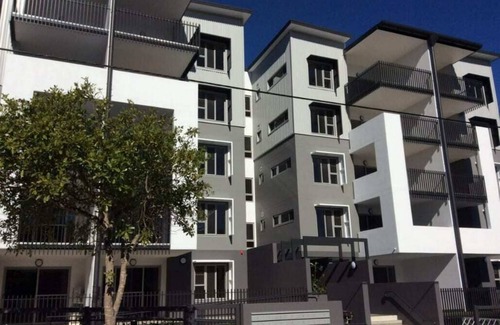 Coopers Plains Apartment | Comfortable 2BR Getaway in Cooper Plains with Parking
