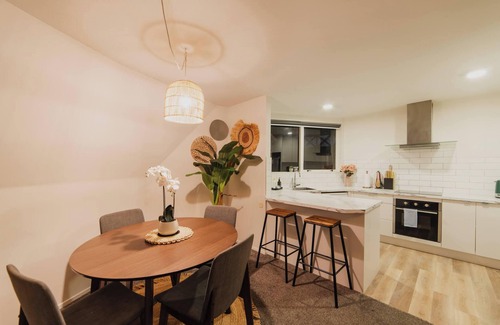 Burnside Apartment | Comfortable 2BR w/Hot Tub | Close to Airport
