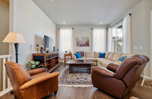 The Meadows House | Comfortable 3 Bedroom Patio Home in the Meadows