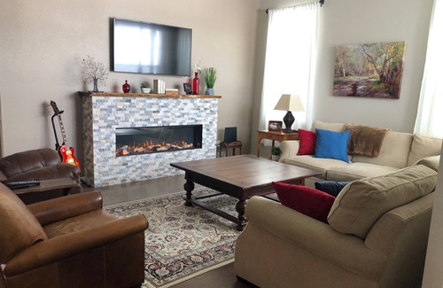 The Meadows House | Comfortable 3 Bedroom Patio Home in the Meadows