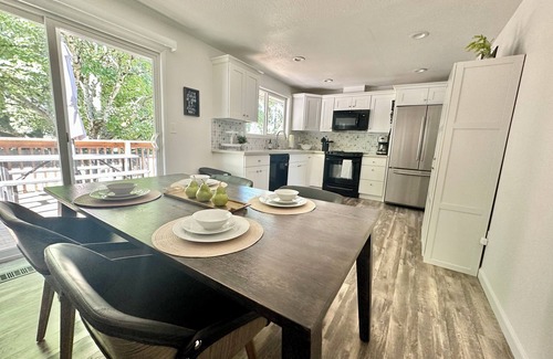 Greenburg Apartment | Comfortable 3BR w/Queen Bed, Garden Views, Patio!