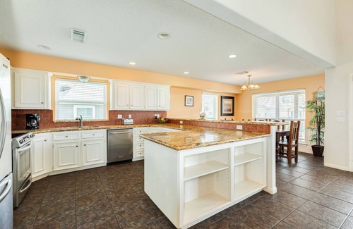 Spanish Grant House | Comfortable 3rd Row Home w/Easy Walk to the Beach
