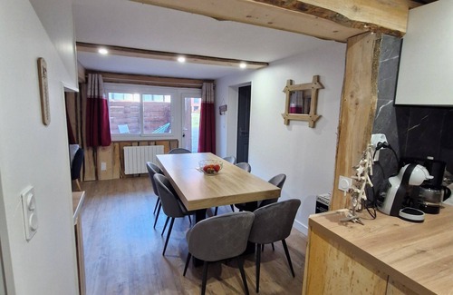 Le Praz de Lys Apartment | Comfortable 4-bedroom apartment, Le Praz de Lys, at the foot of the slopes