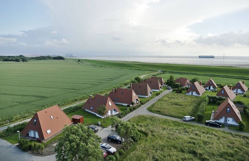 Wremen House | Comfortable 4-star level house directly on the North Sea dike, family friendly