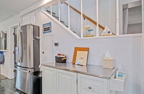 Trufant House | Comfortable 5br home w/lake views & tranquil sunrises