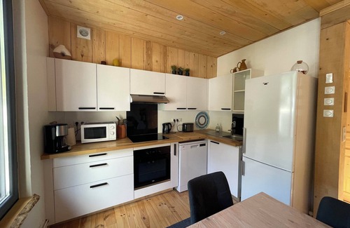 Mont-Dore House | COMFORTABLE ACCOMMODATION WITH TERRACE AND GROUNDS.