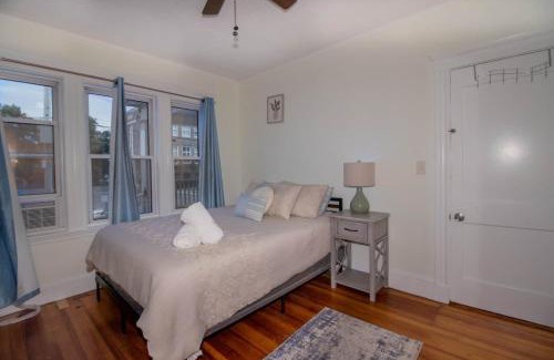 Fields Corner West House | Comfortable and Central 3 Bed Apartment
