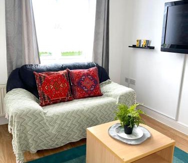 Chadwell Apartment | Comfortable and convenient 1-Bed Apart in Romford