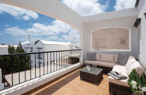 Tias House | Comfortable and modern apartment next to the Avenida central in Tías