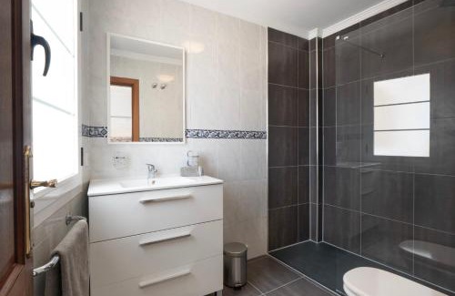 Tias House | Comfortable and modern apartment next to the Avenida central in Tías