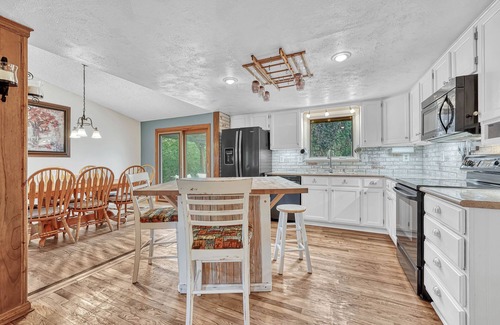 Castle Rock House | Comfortable and Peaceful Colorado Home