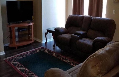 Spring Hill House | Comfortable and Relaxing family home near Weeki Wachee Springs