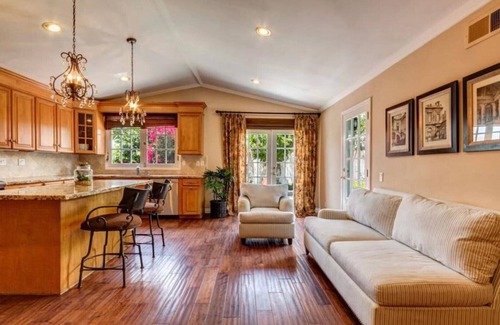 Mission Viejo House | Comfortable and spacious one story resort style house