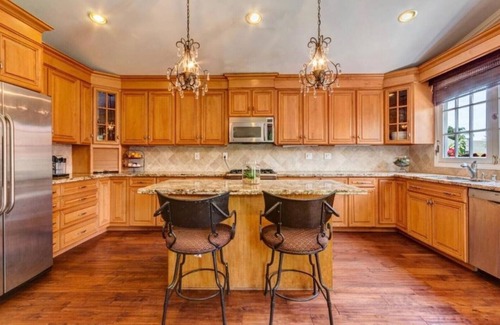 Mission Viejo House | Comfortable and spacious one story resort style house