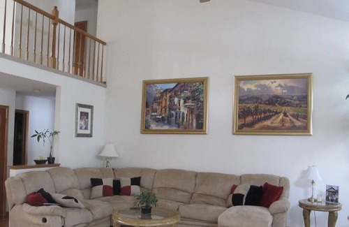 Lakewood House | Comfortable and Spacious 4 bedroom home