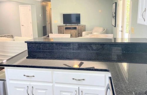 Dothan House | Comfortable and Stylish | Live Like a Dothan Local