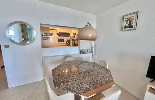 Le Grau-Du-Roi Apartment | Comfortable apartment with pool by the sea