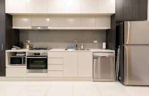 Merrylands Apartment | Comfortable apartment, near Parramatta CBD!