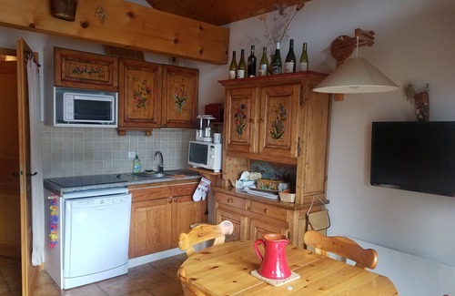 Chatel Apartment | Comfortable apartment close to the slopes and shuttle service