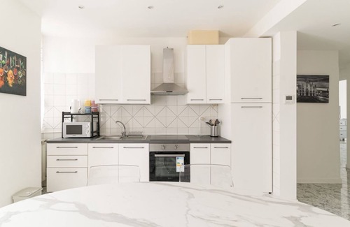 Navigli Apartment | Comfortable apartment of about 85 square meters, ideal for 4 people, located on the first floor of a building with a lift (NOT suitable for disabled people - there are some steps at the entrance).The property is located in a strategic area, full of servi