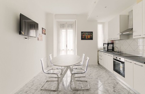 Navigli Apartment | Comfortable apartment of about 85 square meters, ideal for 4 people, located on the first floor of a building with a lift (NOT suitable for disabled people - there are some steps at the entrance).The property is located in a strategic area, full of servi