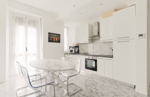 Navigli Apartment | Comfortable apartment of about 85 square meters, ideal for 4 people, located on the first floor of a building with a lift (NOT suitable for disabled people - there are some steps at the entrance).The property is located in a strategic area, full of servi