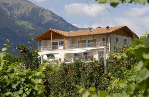 Schenna Apartment | Comfortable apartment with mountain view - ideal starting point for hiking