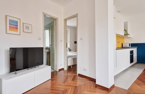 Lingotto Apartment | Comfortable attic apartment with a large furnished terrace is perfect for 3 people, it is located a few meters from the Carducci metro station. We are also a stone's throw from the hospitals (CTO, Molinette, Cellini) and the Parco del Valentino and it is