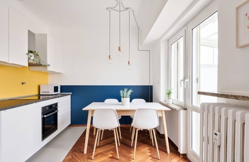 Lingotto Apartment | Comfortable attic apartment with a large furnished terrace is perfect for 3 people, it is located a few meters from the Carducci metro station. We are also a stone's throw from the hospitals (CTO, Molinette, Cellini) and the Parco del Valentino and it is