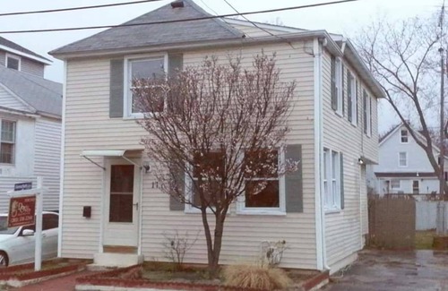 Milford House | Comfortable Beach Living.