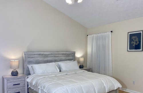 Lilburn House | Comfortable beds - 25 mins to Midtown Atlanta