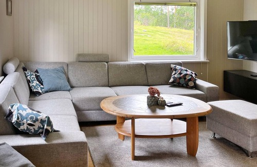 Bograngen House | Comfortable, bright cottage with good conditions for outdoor activities.