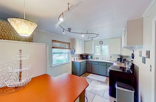 Lake Township House | Comfortable cabin on the Lower Platte with dock, deck, wood stove & fast WiFi