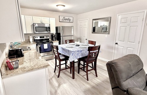 North Charleston Apartment | Comfortable/Close to Everything 2-bedroom/1 bath Apartment in North Charleston.