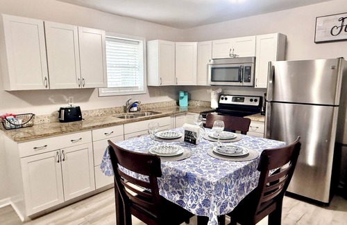 North Charleston Apartment | Comfortable/Close to Everything 2-bedroom/1 bath Apartment in North Charleston.