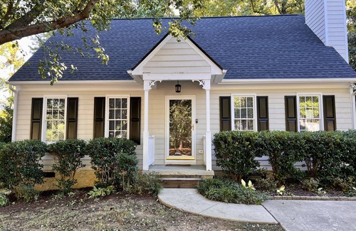 Apex House | Comfortable, Clean, and Convenient to Everything!