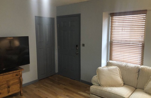 Central Colorado Springs Condo | COMFORTABLE CONDO LOCATED CLOSE TO DOWNTOWN AND EASY ACCESS TO I-25