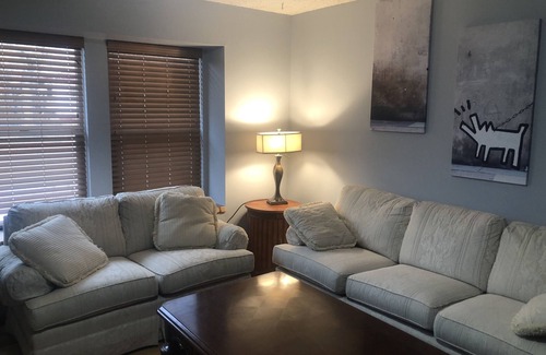 Central Colorado Springs Condo | COMFORTABLE CONDO LOCATED CLOSE TO DOWNTOWN AND EASY ACCESS TO I-25