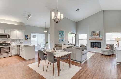 Tucson House | Comfortable & Contemporary Home in Tucson