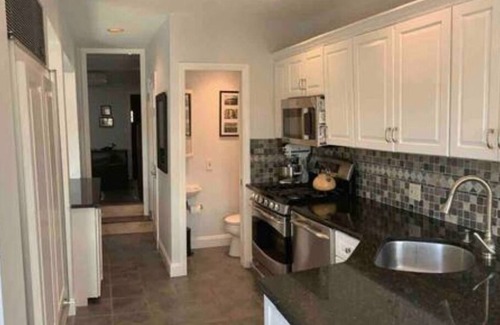 Mineola House | Comfortable, convenient, spacious home! Close to NYC, airports & more
