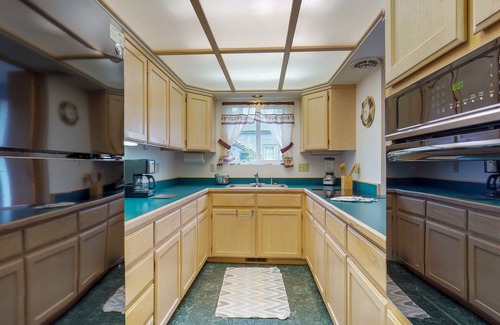 Port Orford House | Comfortable, dog-friendly house in town with ocean and Humbug Mountain views