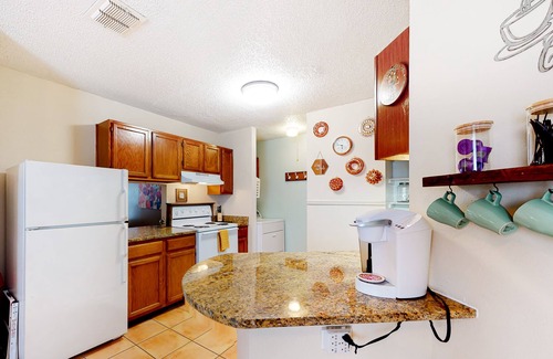 North San Antonio - SAT House | Comfortable Dog-Friendly Home with Fenced Yard, Patio, & WiFi - Great Location